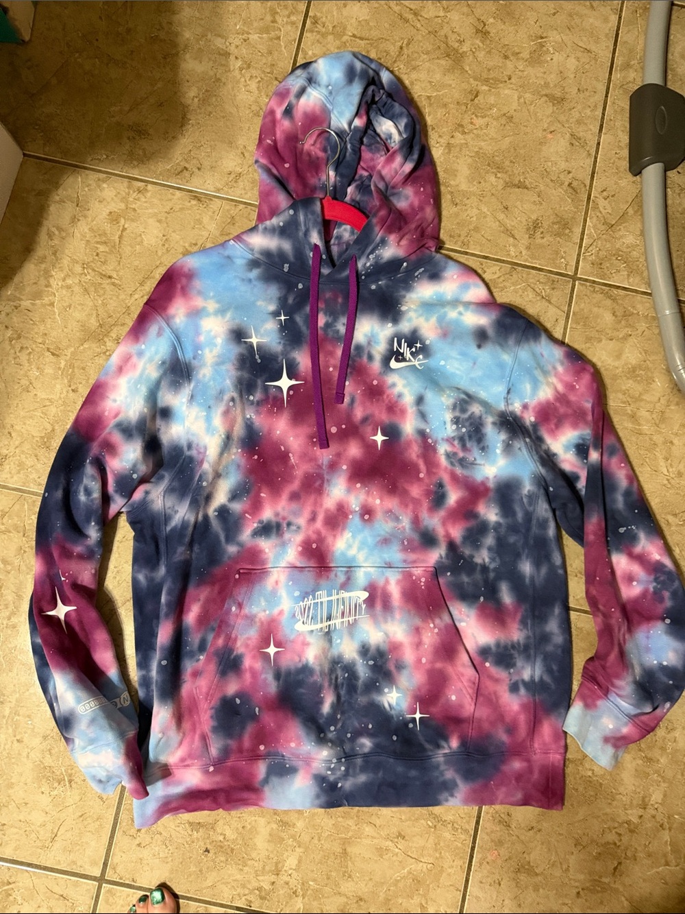 NWOT Nike Galaxy Tie-Dye Hoodie in Blue, Purple & Pink size LARGE